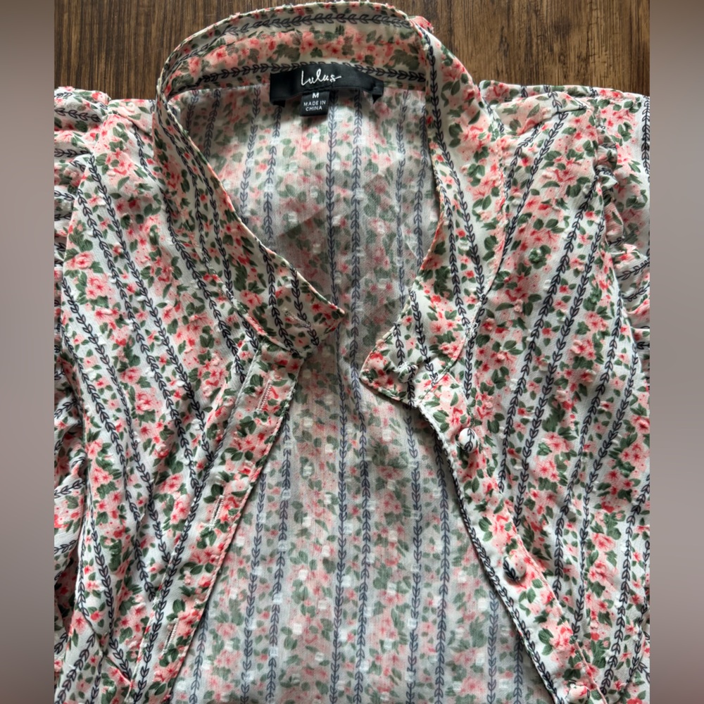 Floral Print Ruffled Button-Up Top - Picture 2 of 6